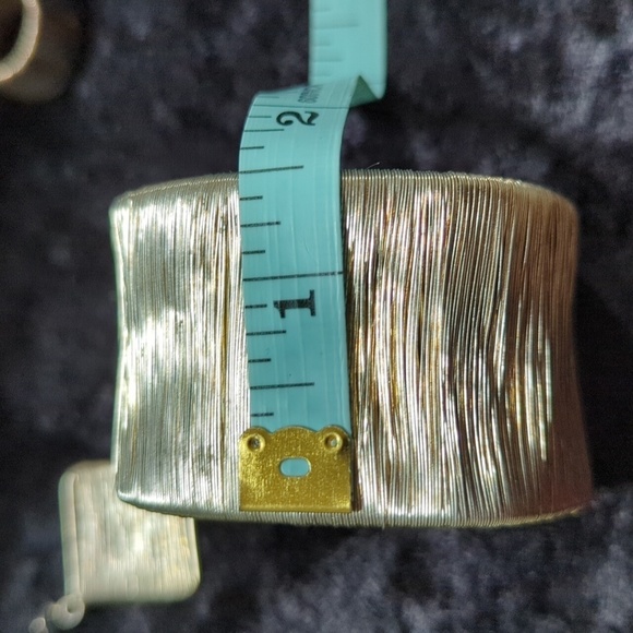 Vintage Unbranded Wrapped Gold Wire Wide Cuff Bracelet, Earrings and Ring Set - Picture 6 of 7